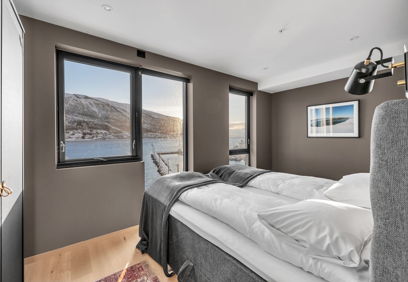 Apartment in Tromsø - Elegant apartment at Vervet in Tromsø with fantastic seaview Apartment