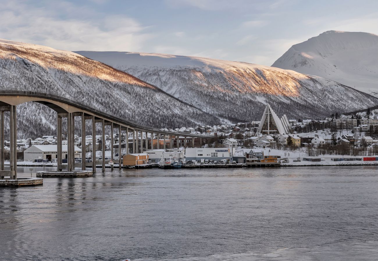 Apartment in Tromsø - Elegant apartment at Vervet in Tromsø with fantastic seaview Apartment