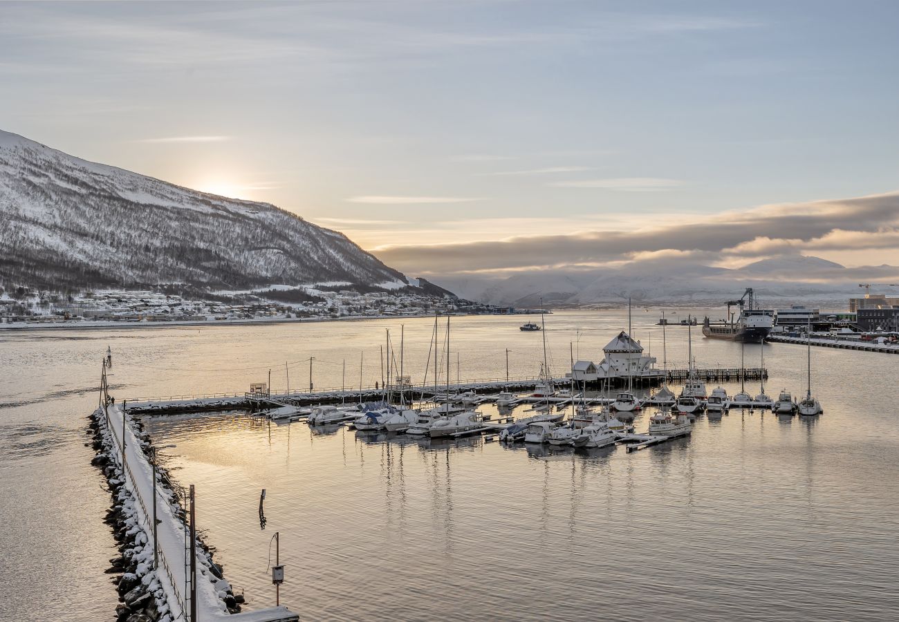 Apartment in Tromsø - Elegant apartment at Vervet in Tromsø with fantastic seaview Apartment