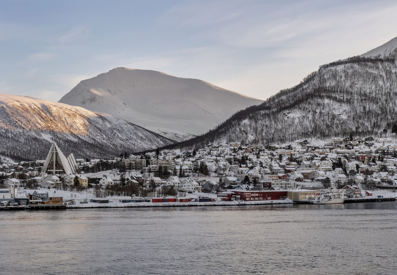 Apartment in Tromsø - Elegant apartment at Vervet in Tromsø with fantastic seaview Apartment