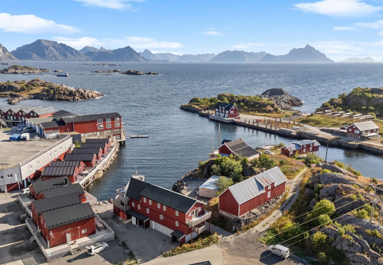 Apartment in Vestvågøy - Stor rorbu med høy standard