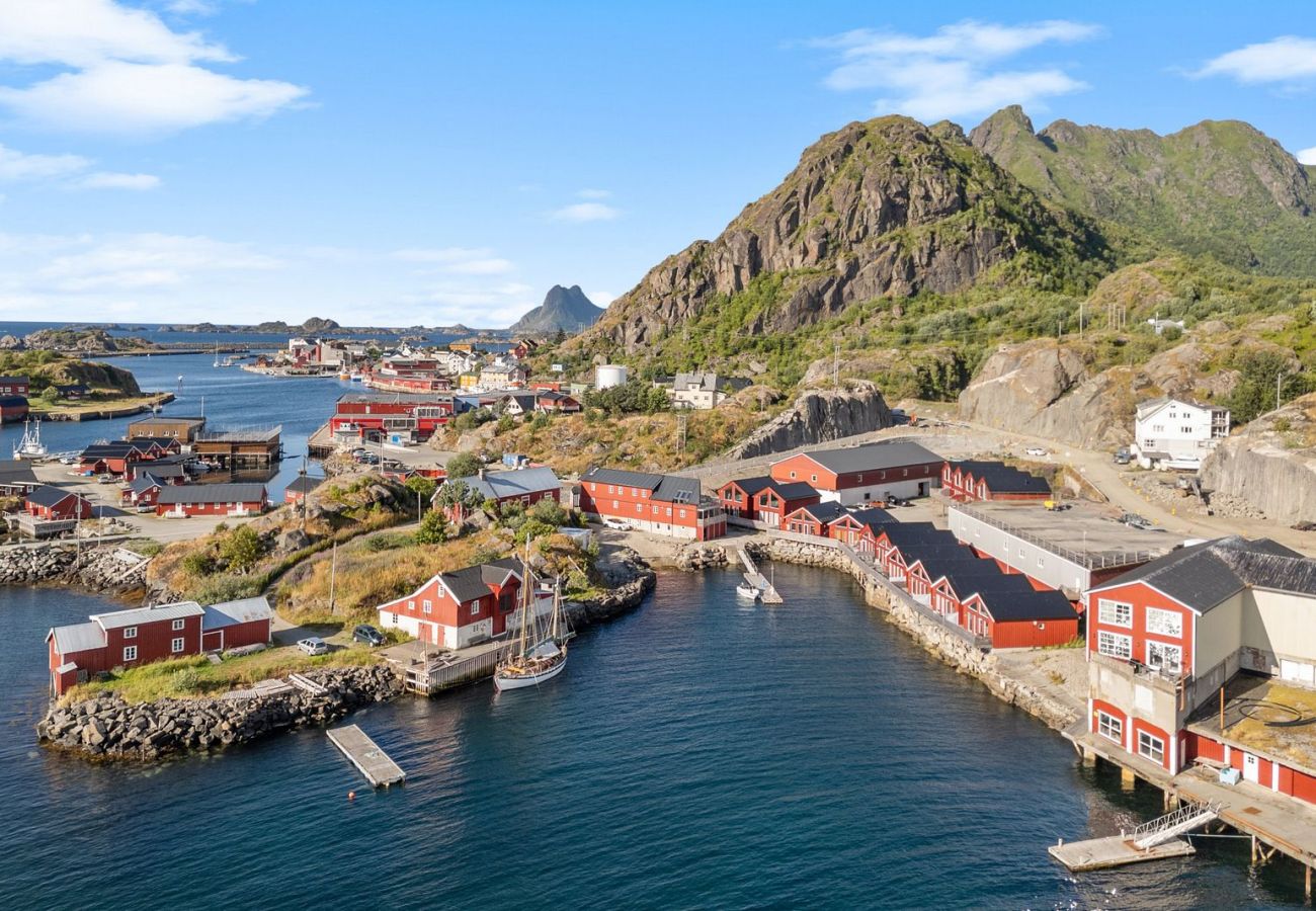 Apartment in Vestvågøy - Stor rorbu med høy standard
