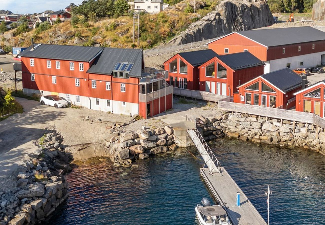 Apartment in Vestvågøy - Stor rorbu med høy standard