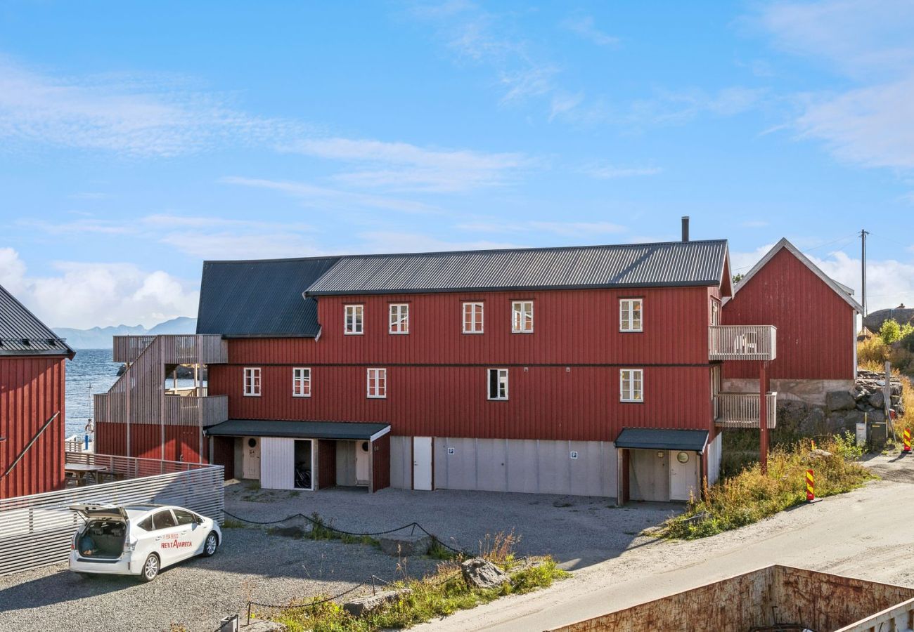 Apartment in Vestvågøy - Stor rorbu med høy standard