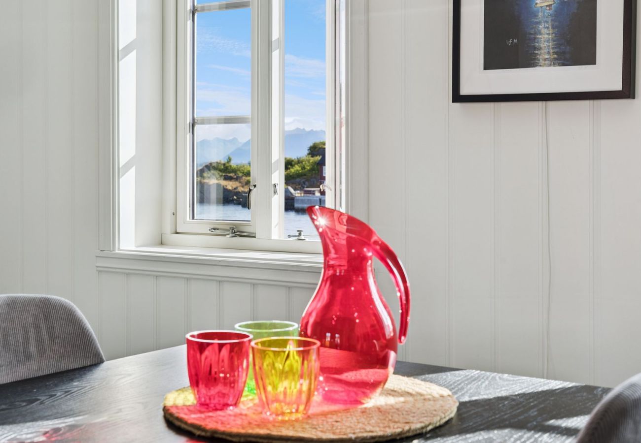 Apartment in Vestvågøy - Stor rorbu med høy standard