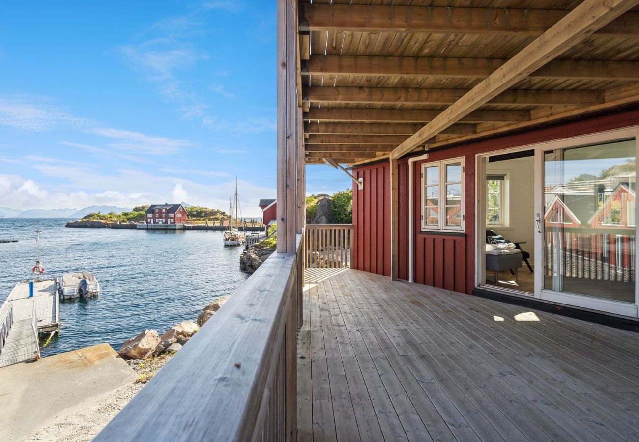 Apartment in Vestvågøy - Stor rorbu med høy standard