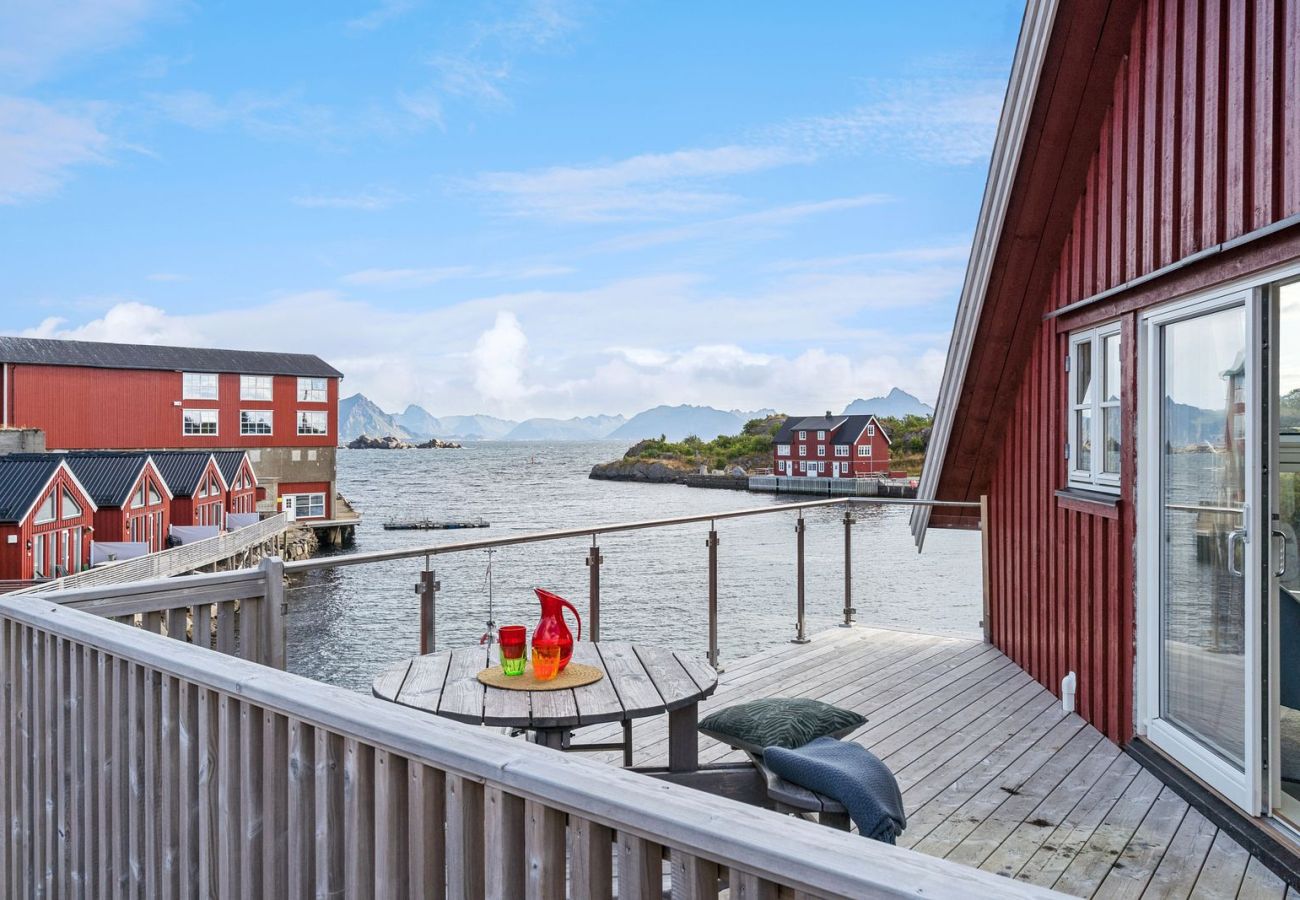 Apartment in Vestvågøy - Stor rorbu med høy standard