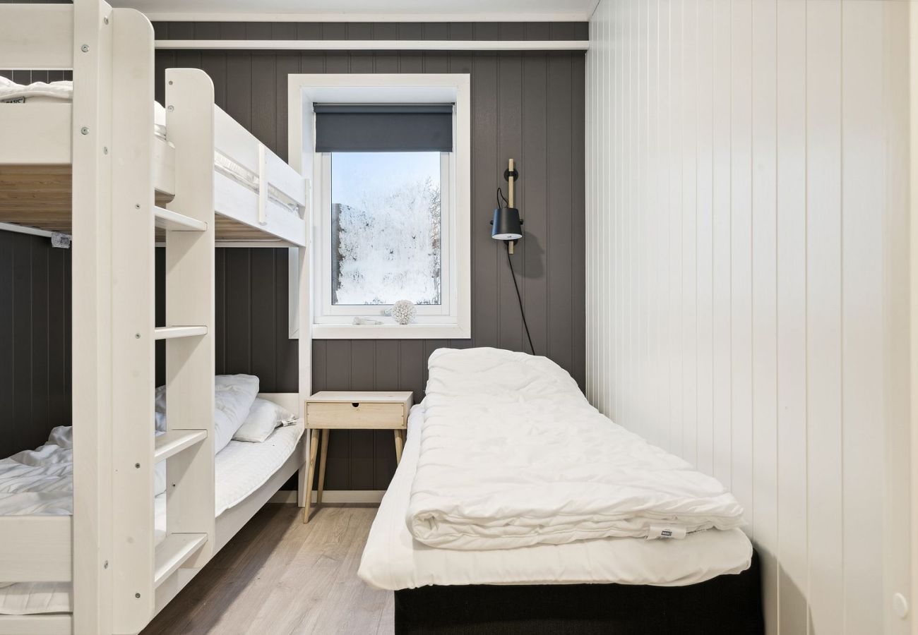 Apartment in Vestvågøy - Stor rorbu med høy standard