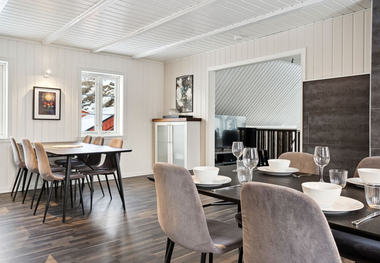 Apartment in Vestvågøy - Stor rorbu med høy standard