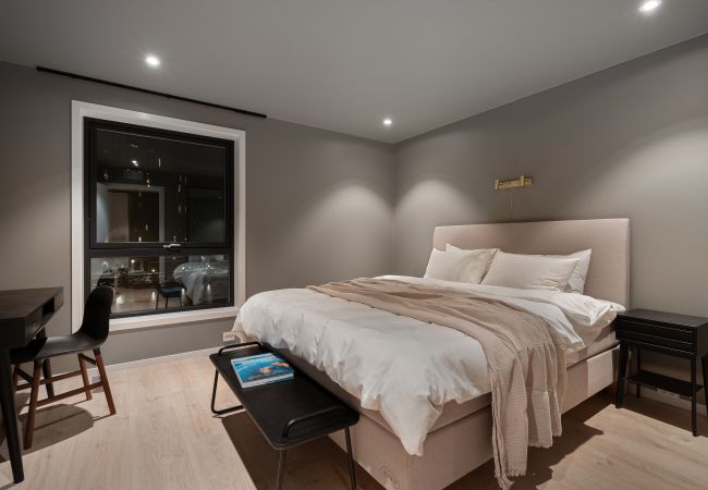 Apartment in Tromsø - Premium Waterfront Apartment–Sea & Mountain View  Apartment in Tromsø - Premium Waterfront Apartment–Sea & Mountain View