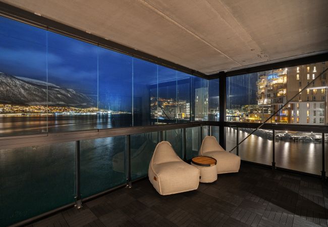 Apartment in Tromsø - Premium Waterfront Apartment–Sea & Mountain View  Apartment in Tromsø - Premium Waterfront Apartment–Sea & Mountain View