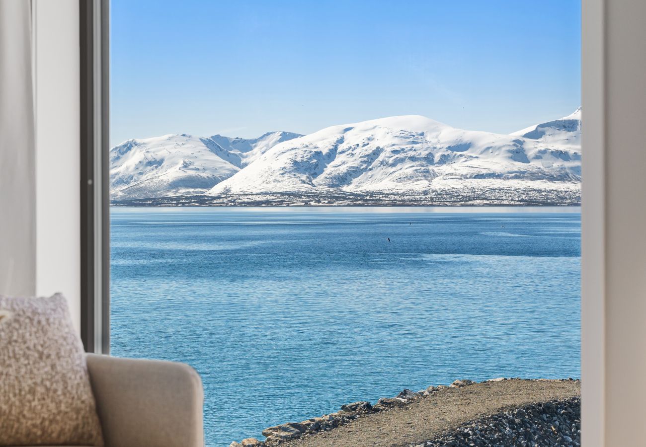 Apartment in Tromsø - Premium Waterfront Apartment–Sea & Mountain View 
