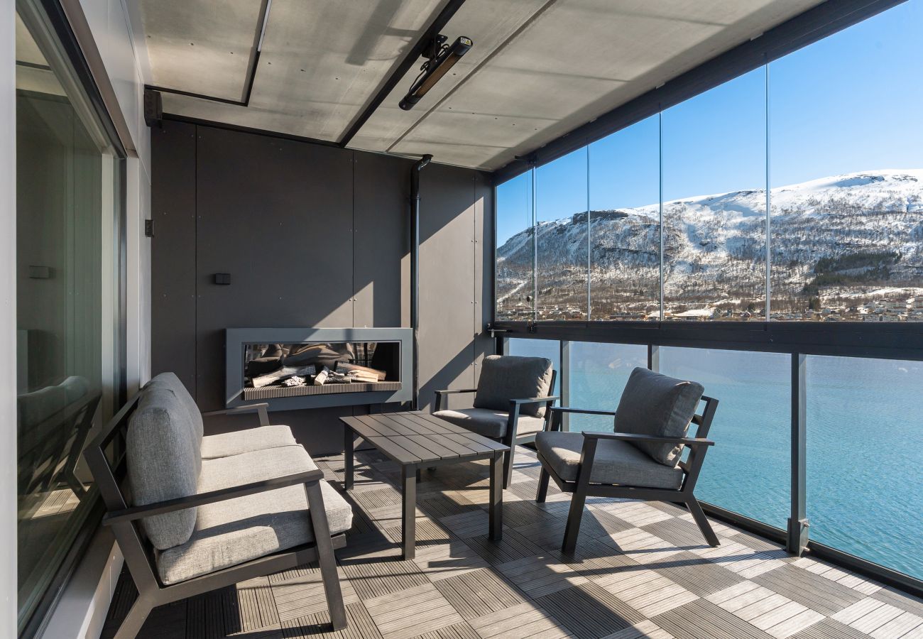 Apartment in Tromsø - Premium Waterfront Apartment–Sea & Mountain View 