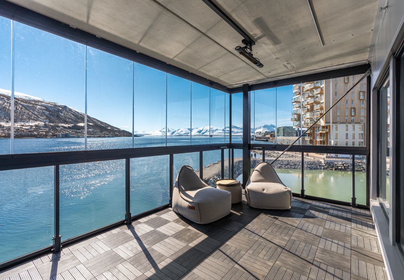 Apartment in Tromsø - Premium Waterfront Apartment–Sea & Mountain View 