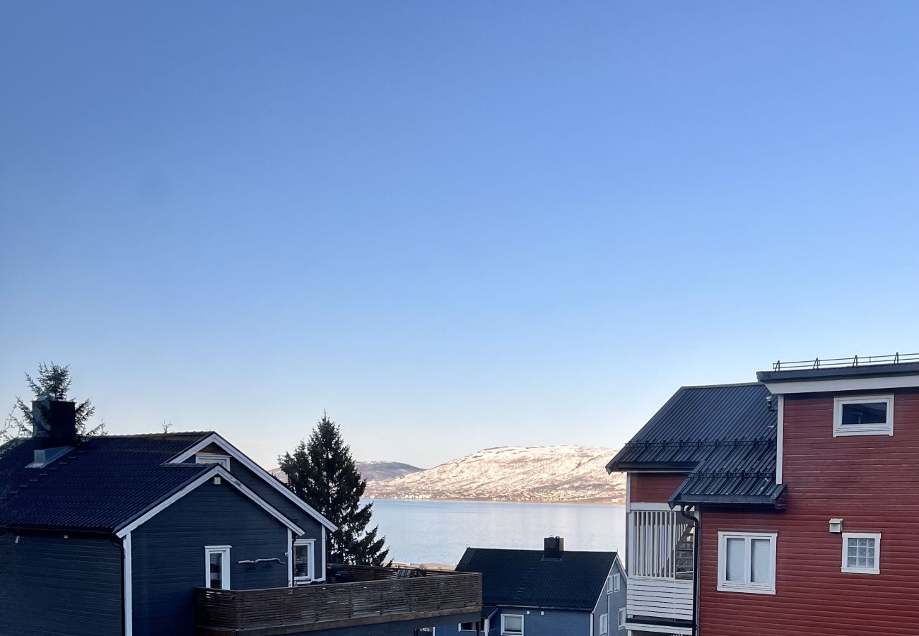 Apartment in Tromsø - Modern and central apartment with parking