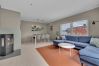 Apartment in Tromsø - Modern and central apartment with parking Apartment in Tromsø - Modern and central apartment with parking