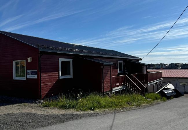 Cabin in Ballstad - Koselig liten rorbu i Lofoten Cabin in Ballstad - Koselig liten rorbu i Lofoten