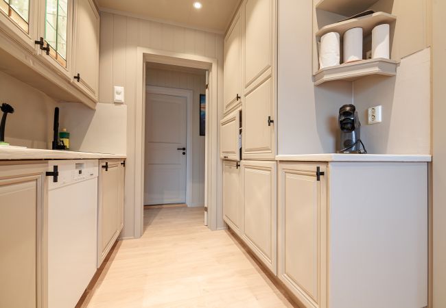 House in Moskenes - Luxury Home in the Heart of Reine, Lofoten House in Moskenes - Luxury Home in the Heart of Reine, Lofoten