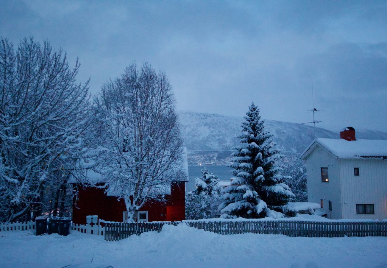 Apartment in Tromsø - Trivelig leilighet i rolige, bynære omgivelser