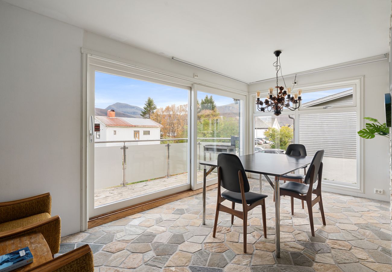 Apartment in Tromsø - Trivelig leilighet i rolige, bynære omgivelser