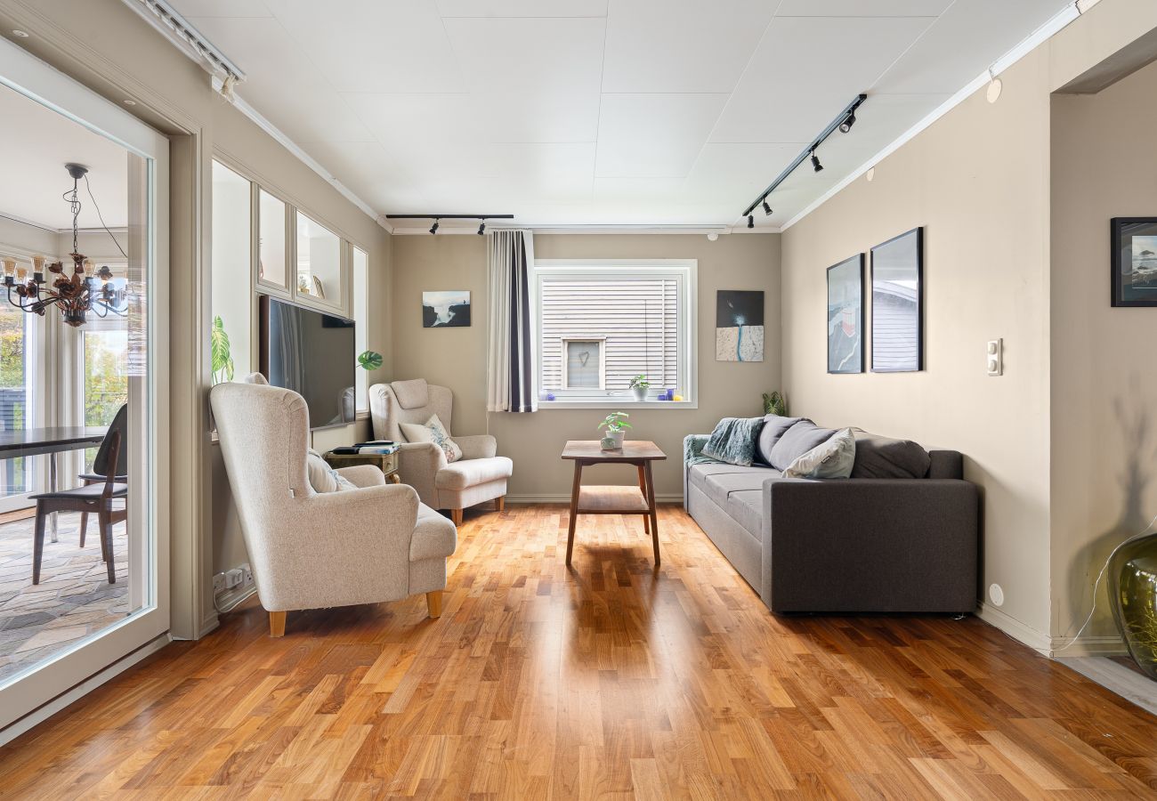 Apartment in Tromsø - Trivelig leilighet i rolige, bynære omgivelser