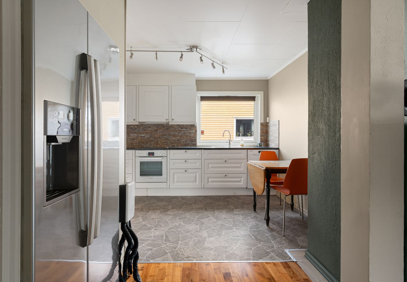 Apartment in Tromsø - Trivelig leilighet i rolige, bynære omgivelser