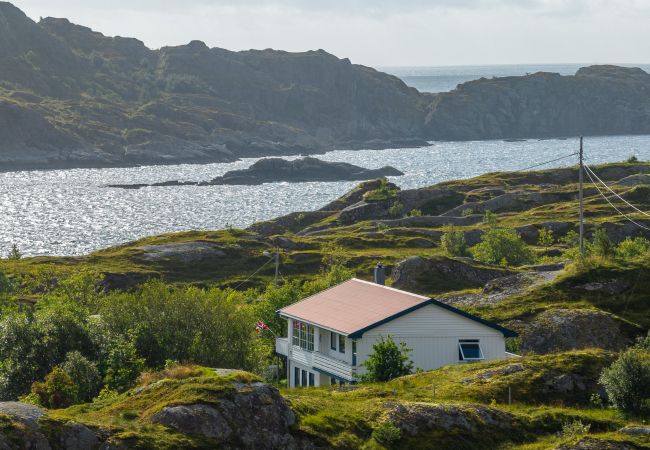 House in Flakstad - Sundet Lofoten - fjell- og havutsikt House in Flakstad - Sundet Lofoten - fjell- og havutsikt