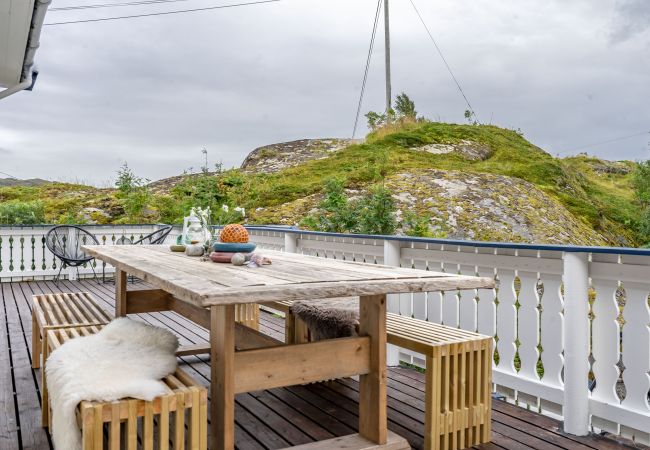 House in Flakstad - Sundet Lofoten - fjell- og havutsikt House in Flakstad - Sundet Lofoten - fjell- og havutsikt