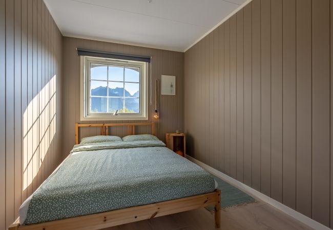 House in Flakstad - Sundet Lofoten - fjell- og havutsikt House in Flakstad - Sundet Lofoten - fjell- og havutsikt