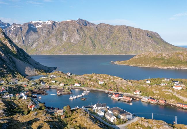 House in Flakstad - Sundet Lofoten - fjell- og havutsikt House in Flakstad - Sundet Lofoten - fjell- og havutsikt