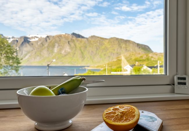 House in Flakstad - Sundet Lofoten - fjell- og havutsikt House in Flakstad - Sundet Lofoten - fjell- og havutsikt