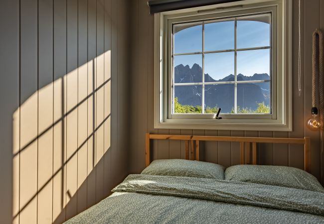 House in Flakstad - Sundet Lofoten - fjell- og havutsikt House in Flakstad - Sundet Lofoten - fjell- og havutsikt