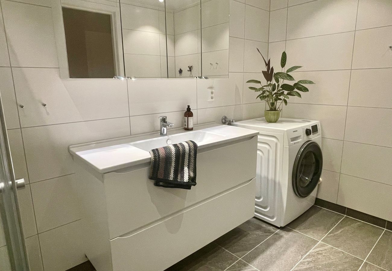 Apartment in Tromsø - Arctic Trail Retreat