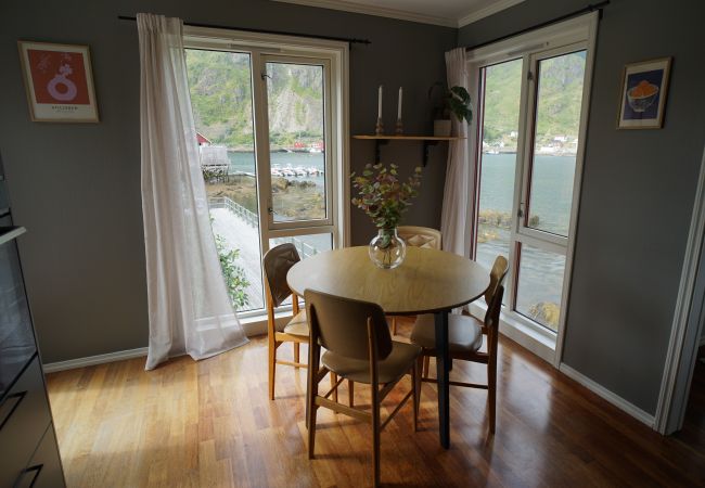 Apartment in Vestvågøy - Seahouse Apartment with amazing views! Apartment in Vestvågøy - Seahouse Apartment with amazing views!