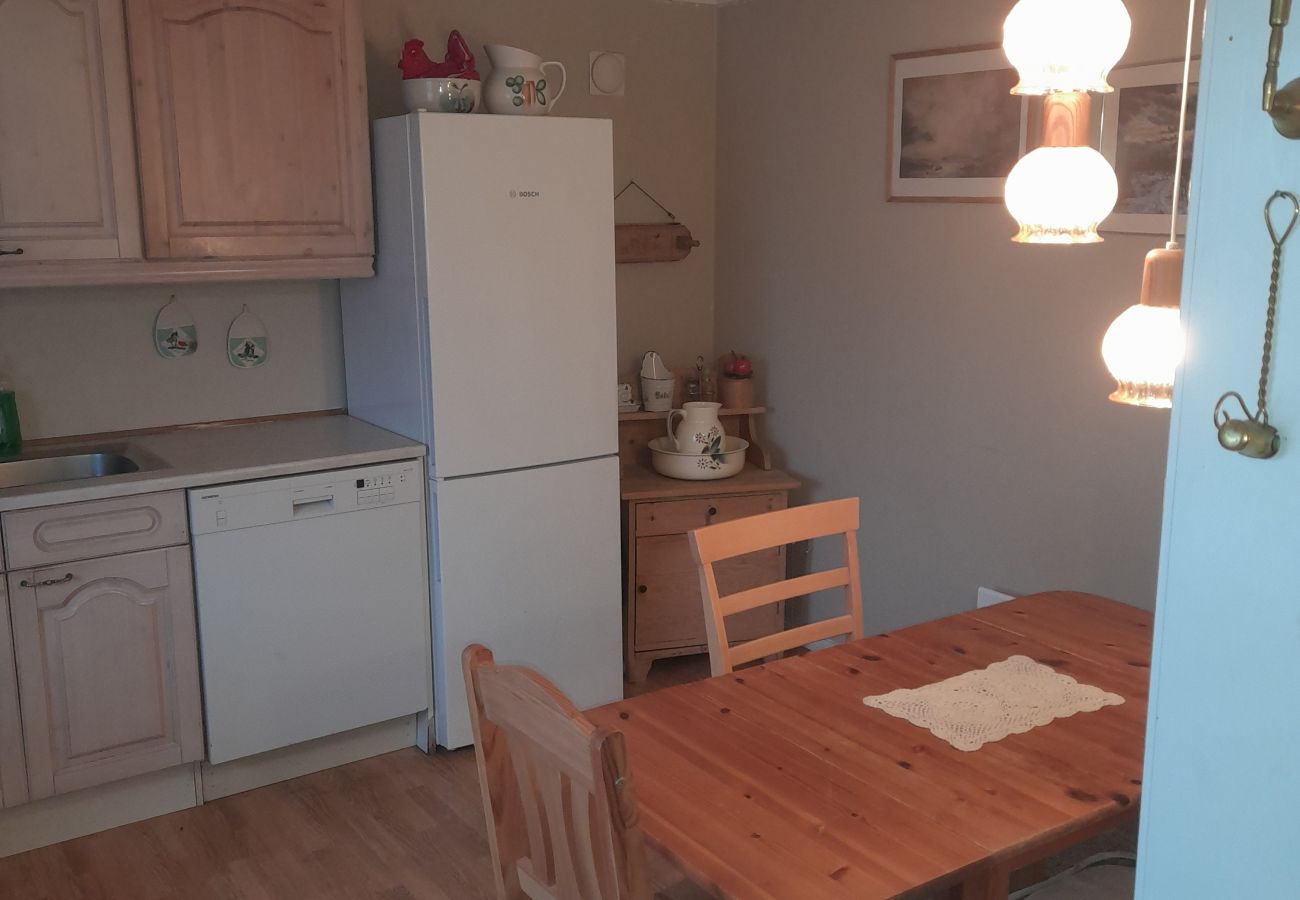 Apartment in Vestvågøy - Gravdal Basement Apartment