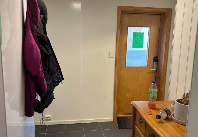 Rent by room in Vestvågøy - Room 2 with shared amenities, central in Leknes Rent by room in Vestvågøy - Room 2 with shared amenities, central in Leknes