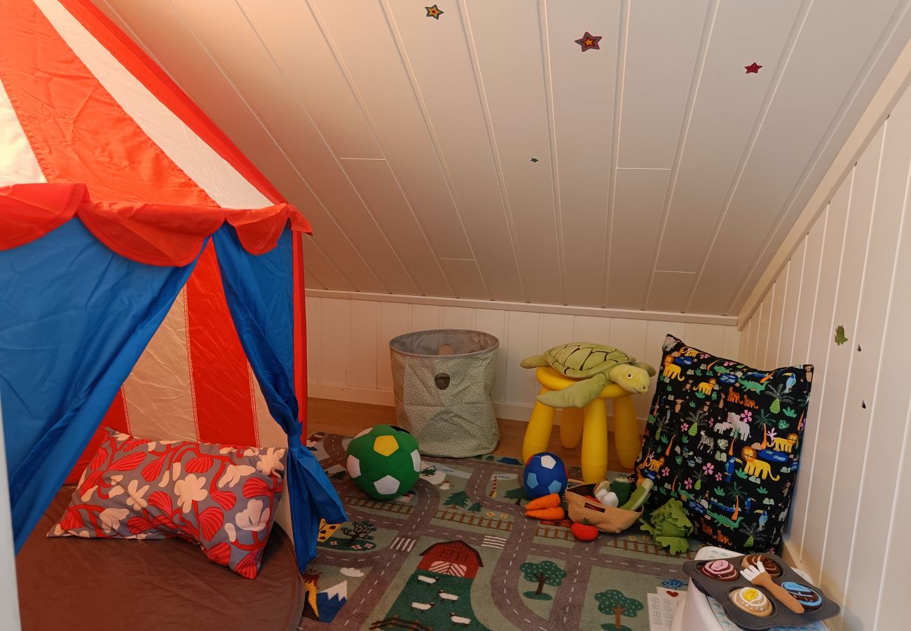House in Vestvågøy - Spacious Oceanfront house in the Heart of Lofoten 
