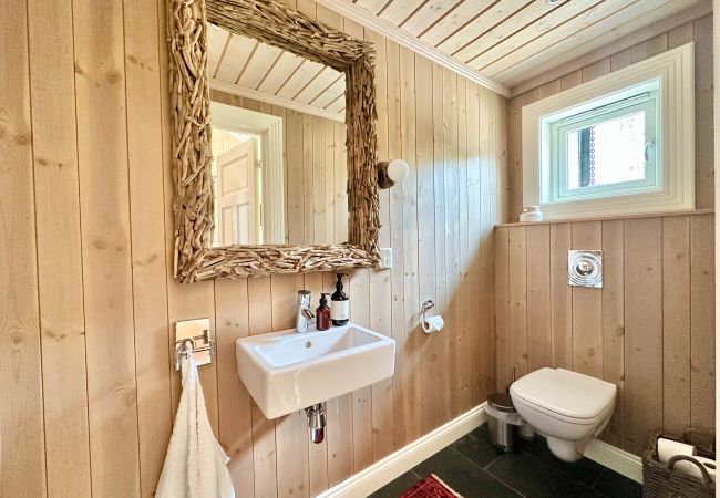 Cabin in Hol - Exclusive mountain lodge with panoramic views and high standard – Kikut/Geilo Cabin in Hol - Exclusive mountain lodge with panoramic views and high standard – Kikut/Geilo
