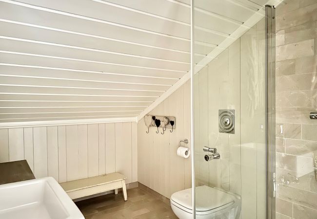 Cabin in Hol - Exclusive mountain lodge with panoramic views and high standard – Kikut/Geilo Cabin in Hol - Exclusive mountain lodge with panoramic views and high standard – Kikut/Geilo