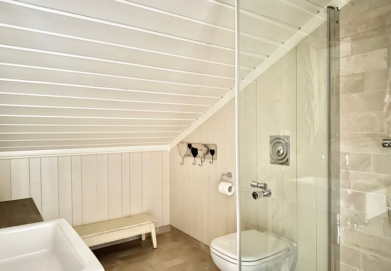 Cabin in Hol - Exclusive mountain lodge with panoramic views and high standard – Kikut/Geilo