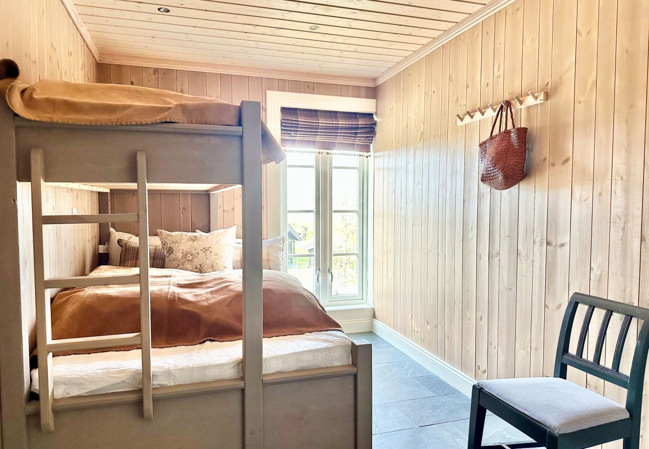 Cabin in Hol - Exclusive mountain lodge with panoramic views and high standard – Kikut/Geilo