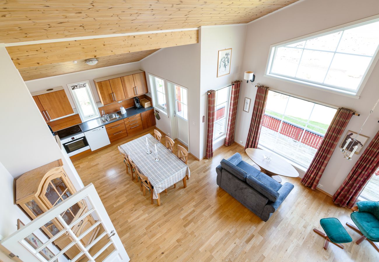 House in Flakstad - Polden, house by Ramberg Beach