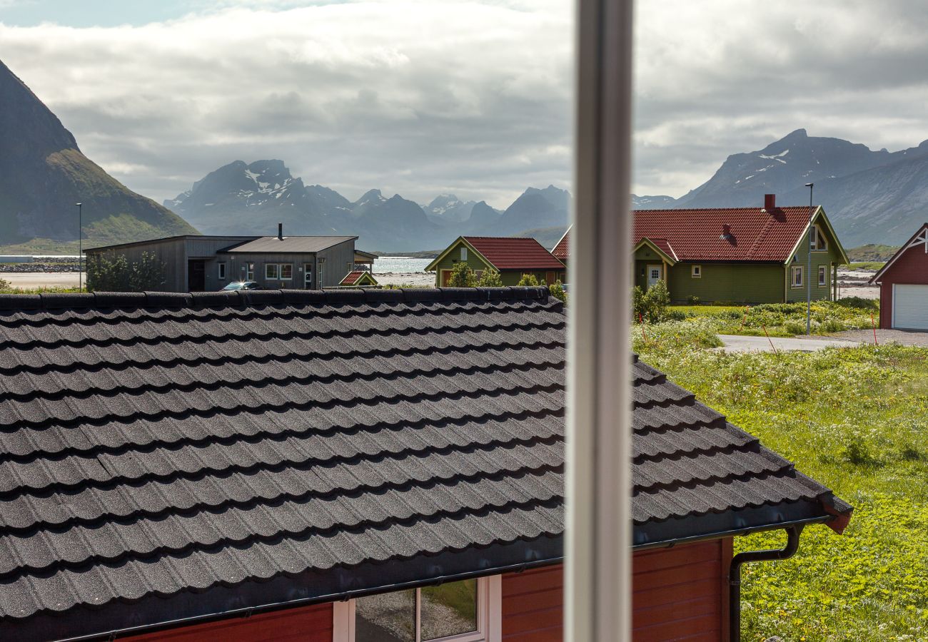 House in Flakstad - Polden, house by Ramberg Beach