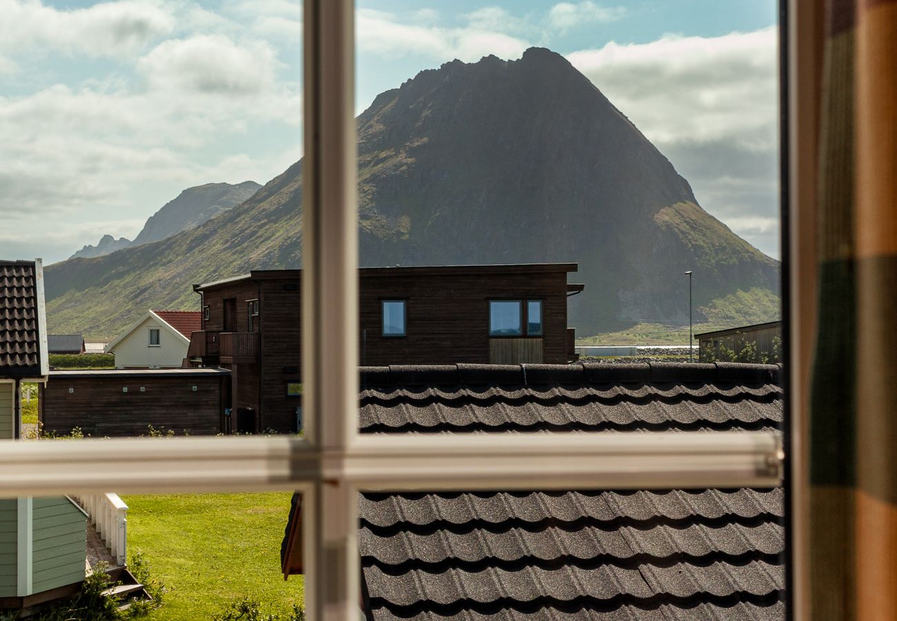 House in Flakstad - Polden, house by Ramberg Beach