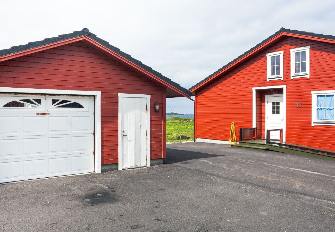 House in Flakstad - Polden, house by Ramberg Beach