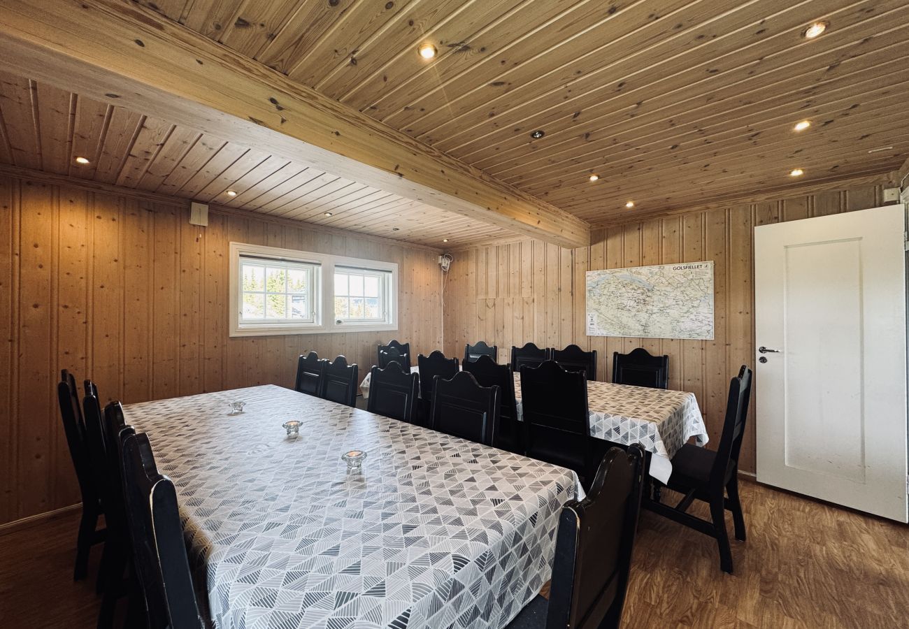Cabin in Gol - Red Cross Cabin – Spacious mountain lodge with amazing views and space for 26 guests