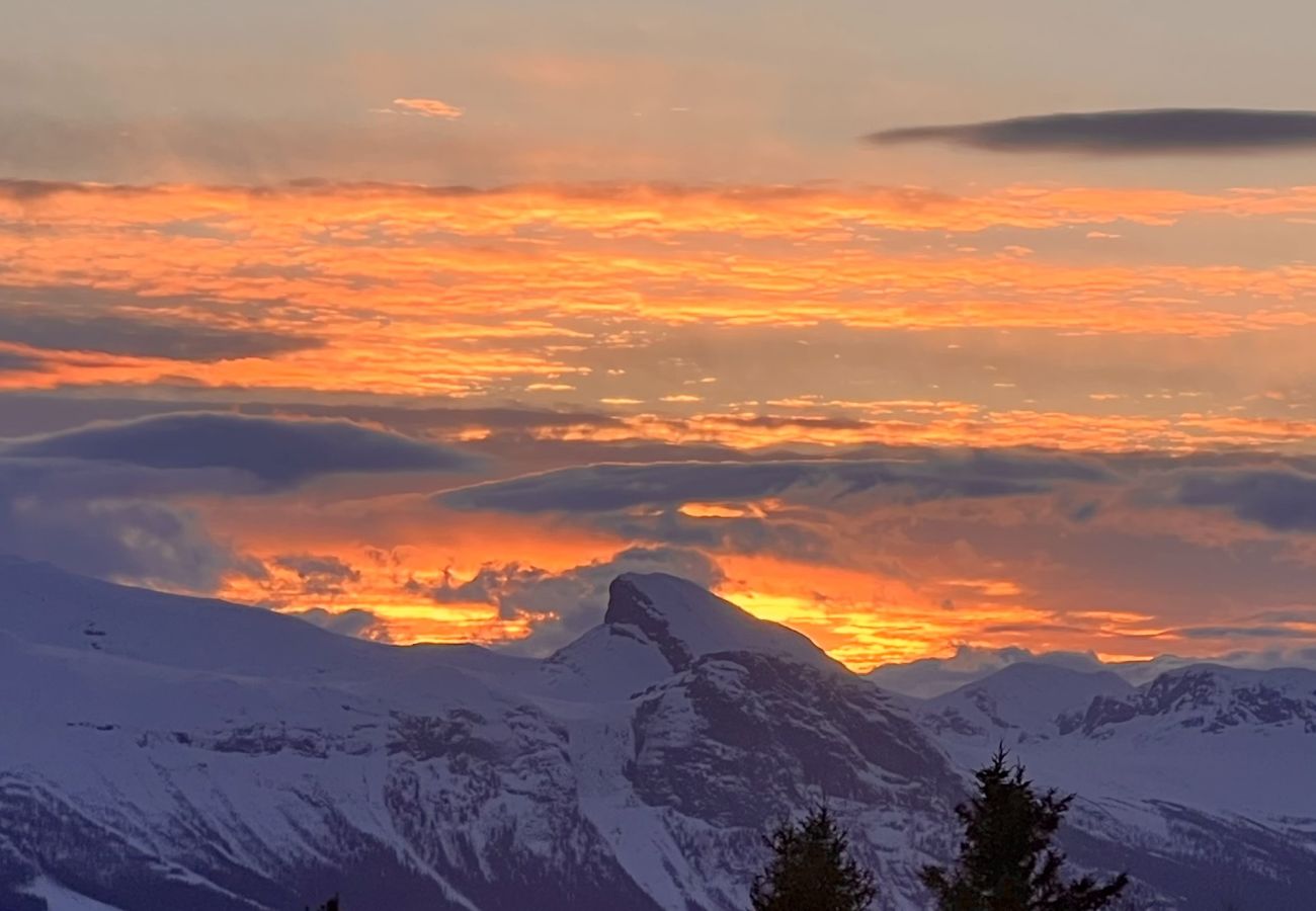 Cabin in Gol - Red Cross Cabin – Spacious mountain lodge with amazing views and space for 26 guests