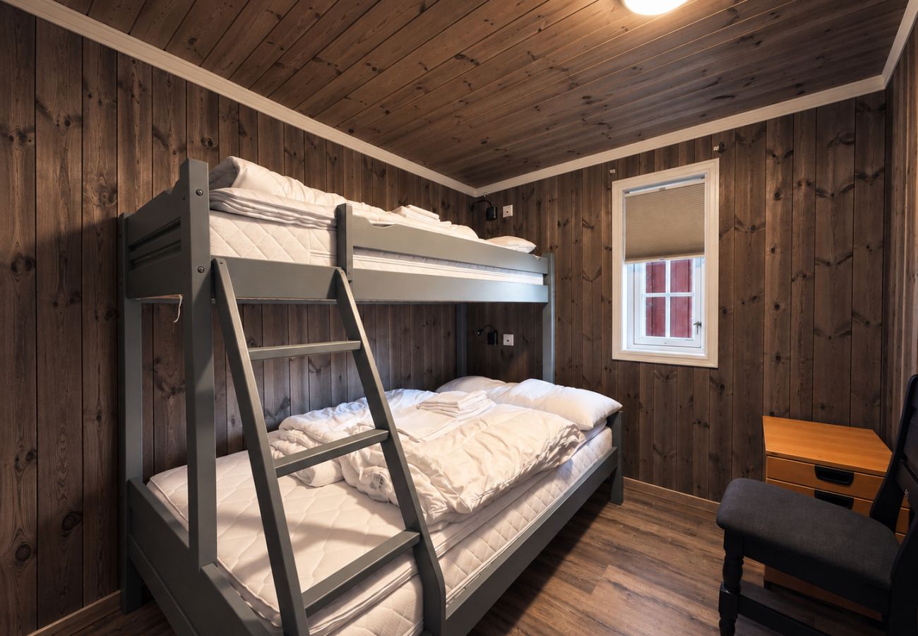 Cottage in Gol - Red Cross Cabin at Golsfjellet – Spacious mountain lodge 