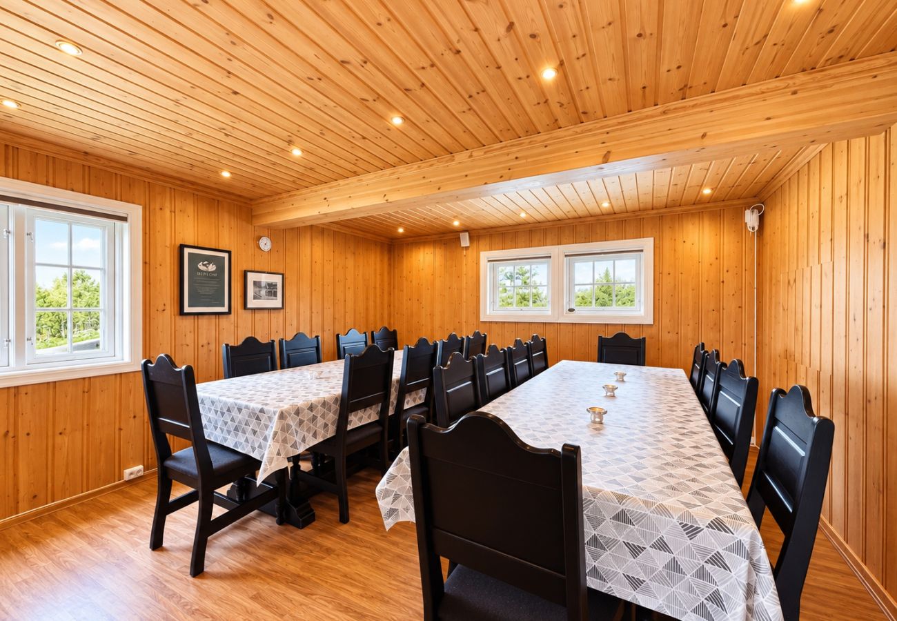 Cottage in Gol - Red Cross Cabin at Golsfjellet – Spacious mountain lodge 