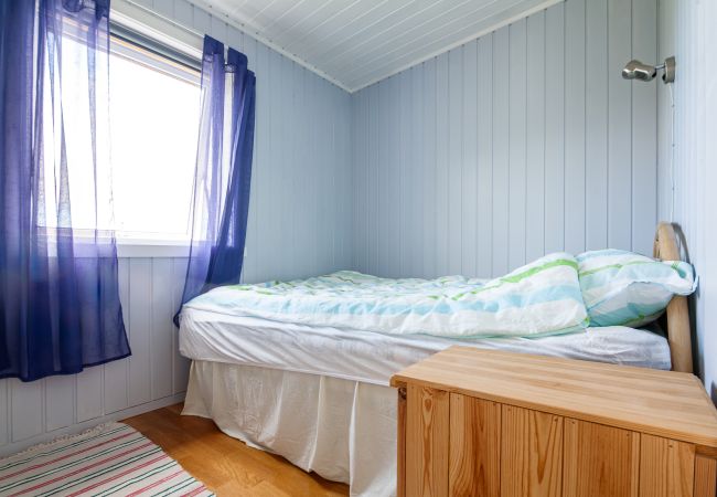 Cabin in Vestvågøy - Private cabin by the sea, Lofoten Cabin in Vestvågøy - Private cabin by the sea, Lofoten